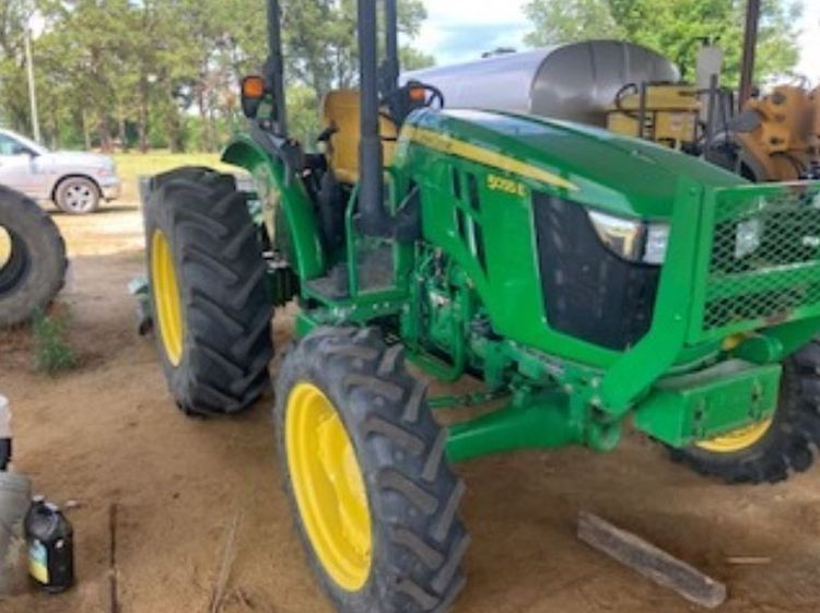 John Deere 5055E Tractor