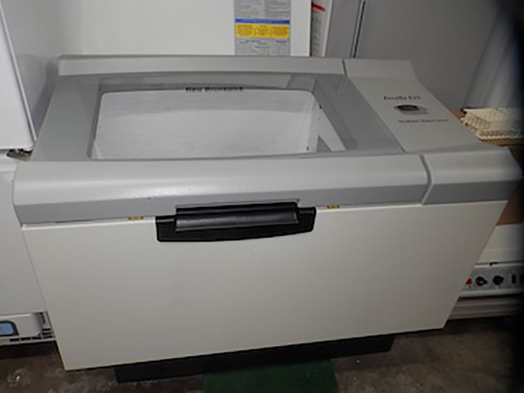 Eppendorf, New Brunswick Excella E25R  Refrigerated Incubator Shaker
