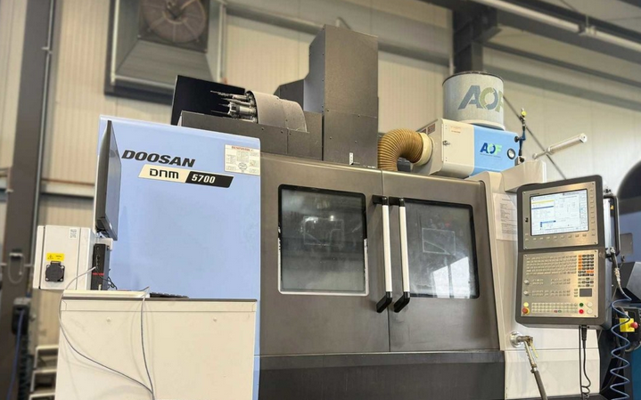 Doosan DNM 5700 3 Axis