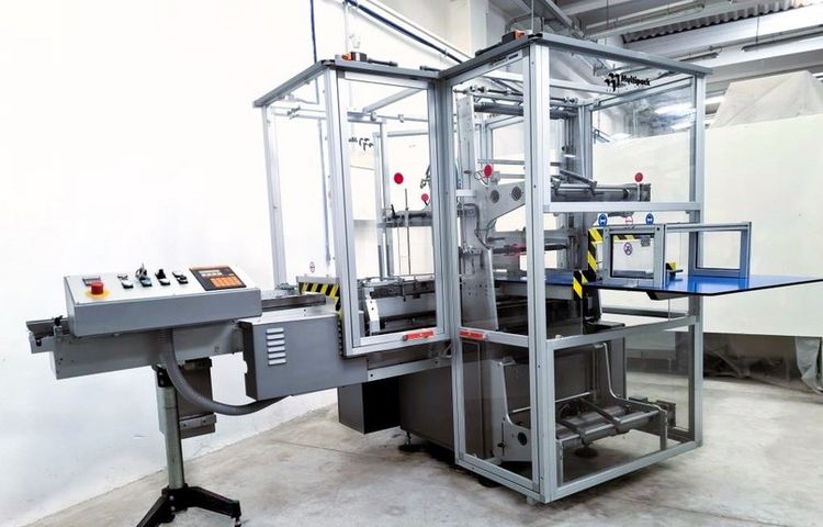 Multipack F593  Automatic packaging machine with stretch film