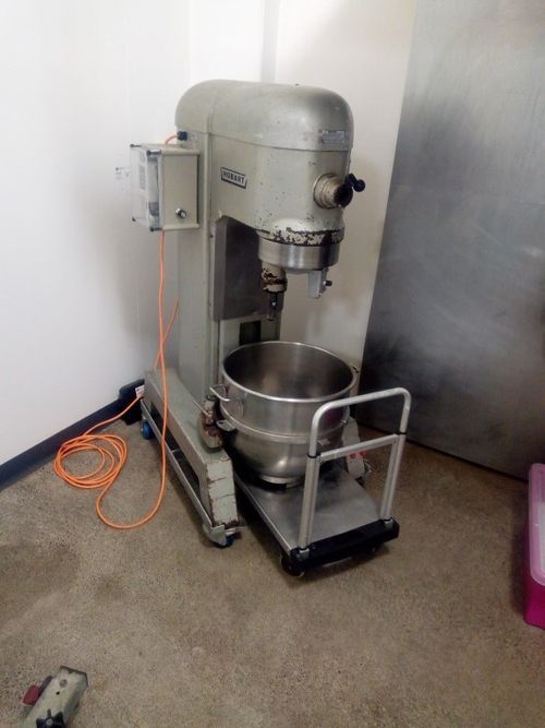 Hobart H-600 Bakery Mixer & Bowl Lifter