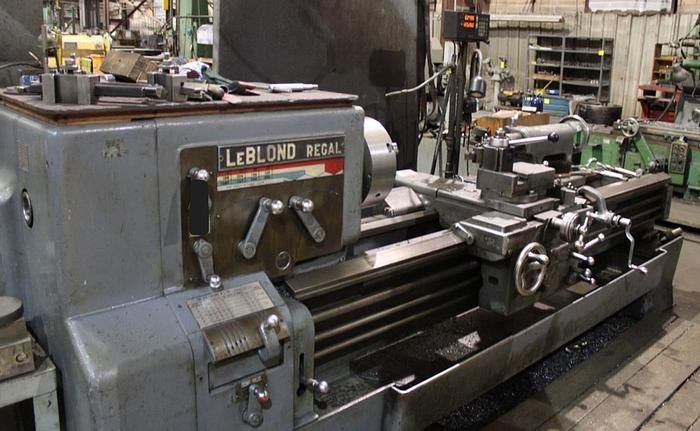 Leblond ENGINE LATHE w/DIGITAL READOUTS 1080 RPM F21, Series "REGAL"