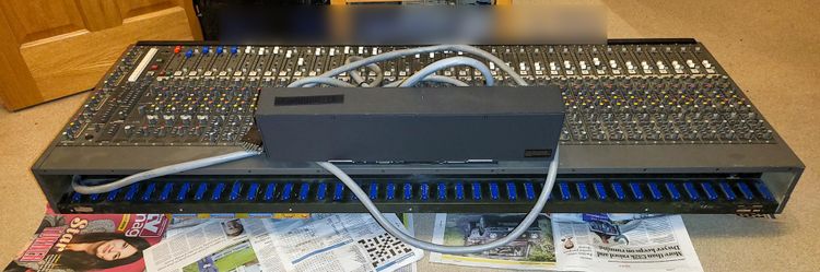 Sony Mxp2936, 32-4-2  channel analog broadcast sound mixer