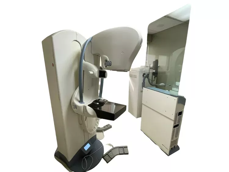 GE Senographe Essential