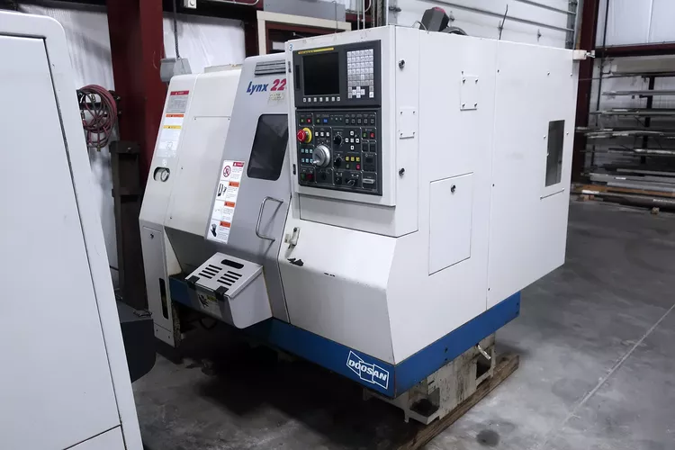 Doosan Fanuc Oi-TC 6,000 RPM LYNX 220G 2 Axis