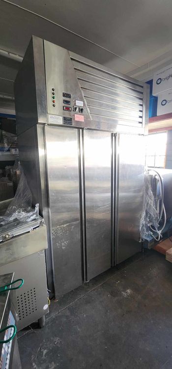 GASTRO  TRAY BATCH BLAST FREEZER