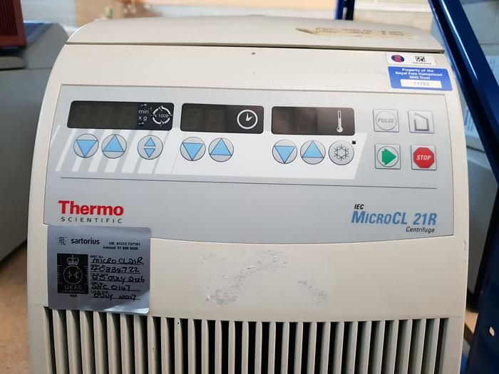 Thermo Scientific IEC microCL 21 R microcentrifuge