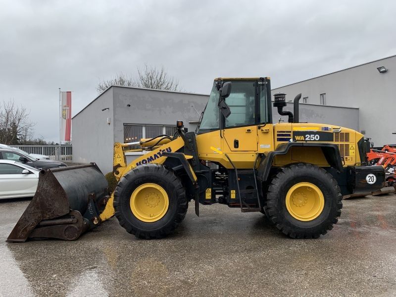 Komatsu WA 2505H Wheel Loader