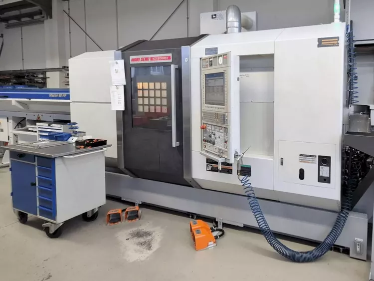 Mori Seiki Fanuc 31i A / MAPPS IV 5000 rpm NZX 2000 / 800 SY 2 Axis