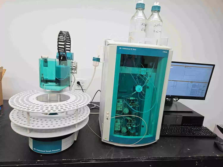 Metrohm 940 Professional IC Vario, 858 Autosampler