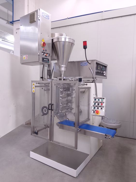Universal NVP1 VERTICAL PACKAGING MACHINE