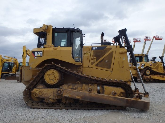 Caterpillar D8T Dozer