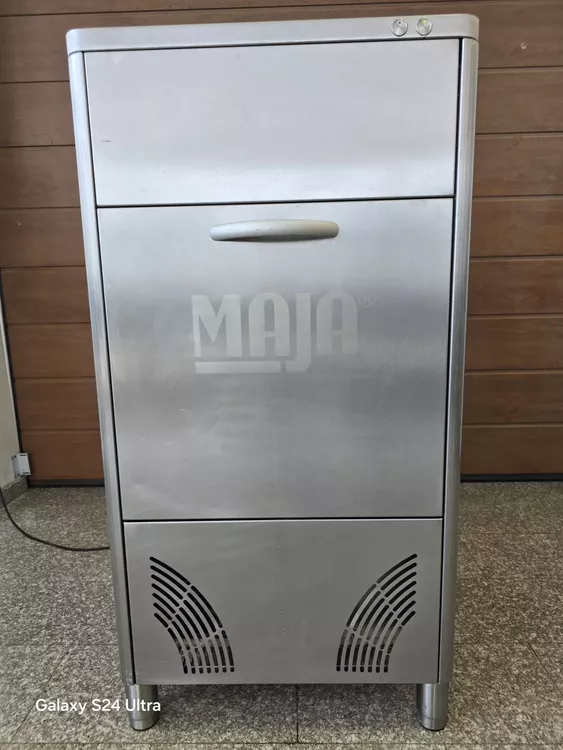 Maja Ice Maker