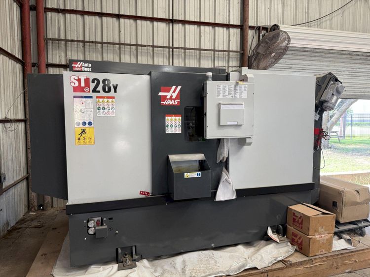Haas HAAS CNC 3200 RPM ST-28Y Year 2 Axis