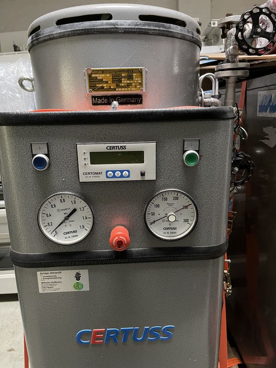 CERTUS Junior 200 Steam generator with condensate tank.