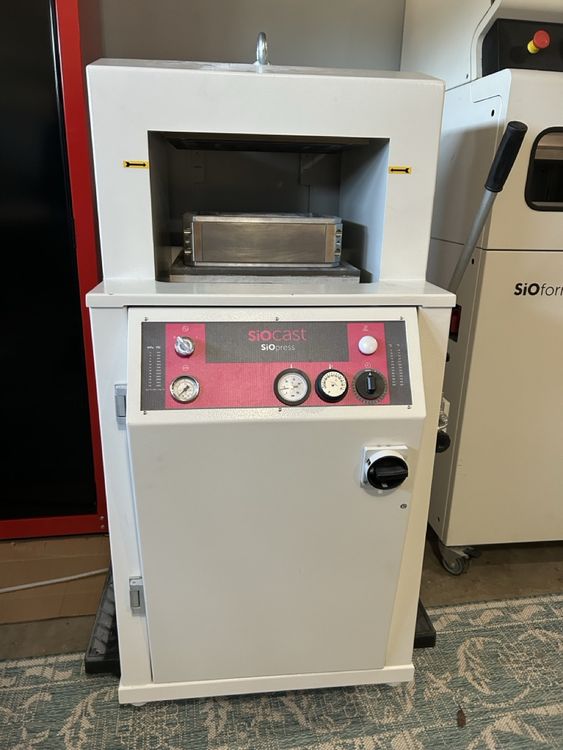 SiOFORM 1 Injection Molding Machine