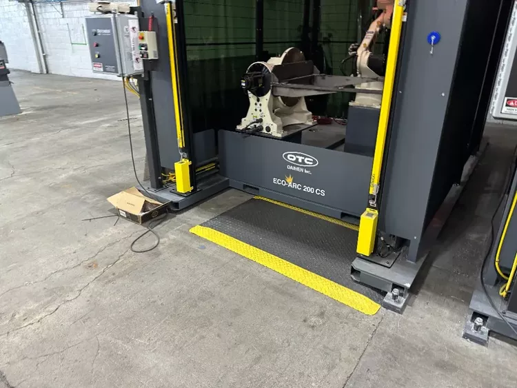 OTC ECO-ARC 200 CS 6 Axis 660 lb capacity