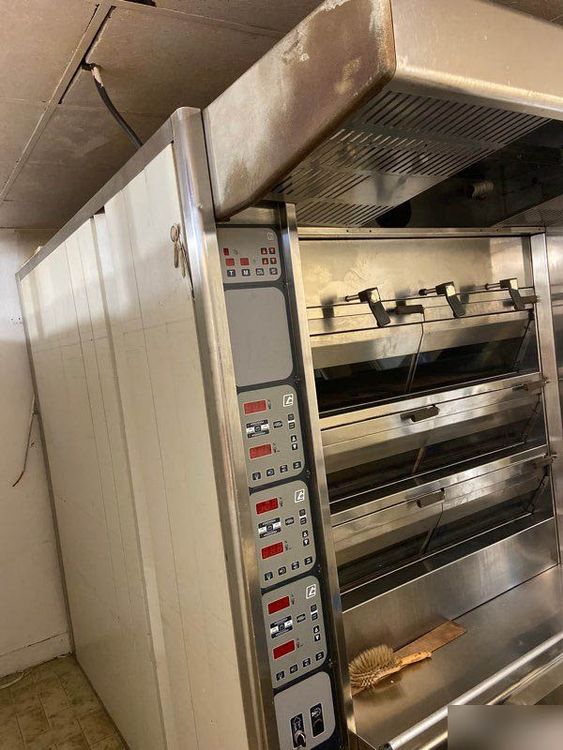 Electric floor bakery oven