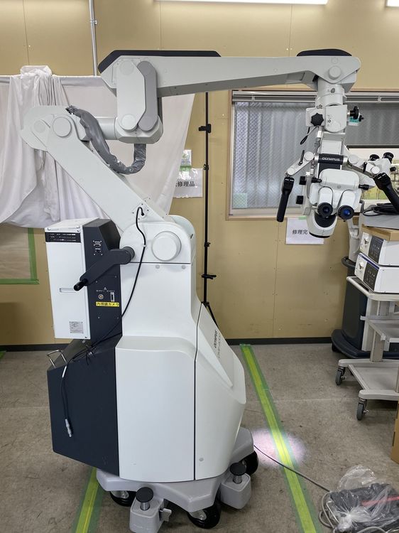 Olympus OME-9000 Surgical microscope