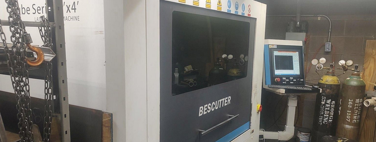 BESCUTTER  CUBE 2000W  Cypcut control software
