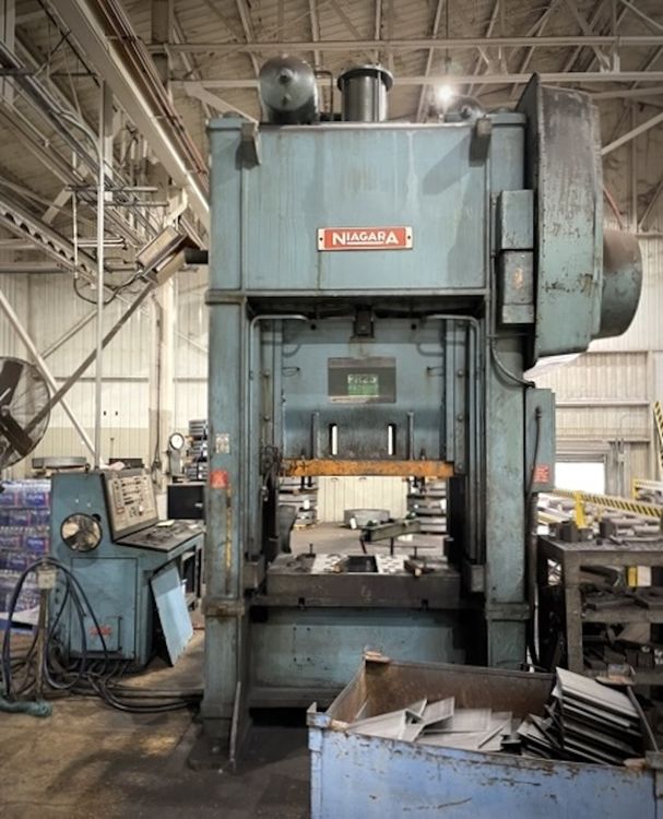 Niagara BP2-200-48-30 Press 200 TON