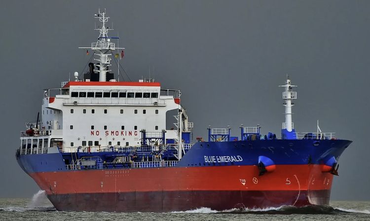 Taizhou GOLDEN JASMINE ABT 16788 DWT ON 8.8 M DRAFT