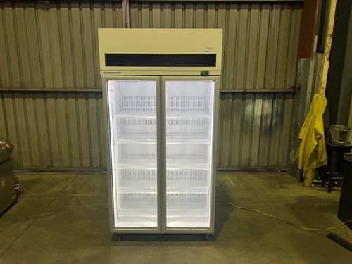 Skope VF1000,  2 Door Display Freezer