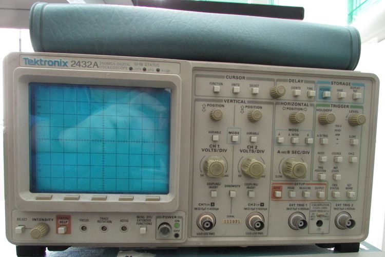 Tektronix 2432A Test and Measurement