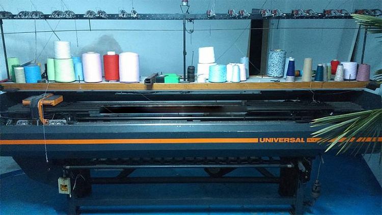 2 Universal MC-610, Flat knitting machine  5