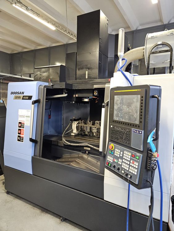 Doosan DNM 4500 4-axis machining center 4 Axis