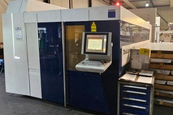 Trumpf TruLaser 3030 fiber (L49) Siemens Sinumerik 840 D SL