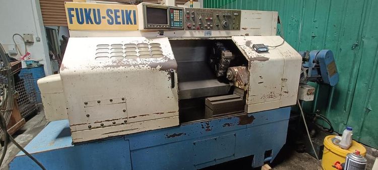 FANUC O-T Variable Speed Fuku Seiki CNC Lathe 2 Axis
