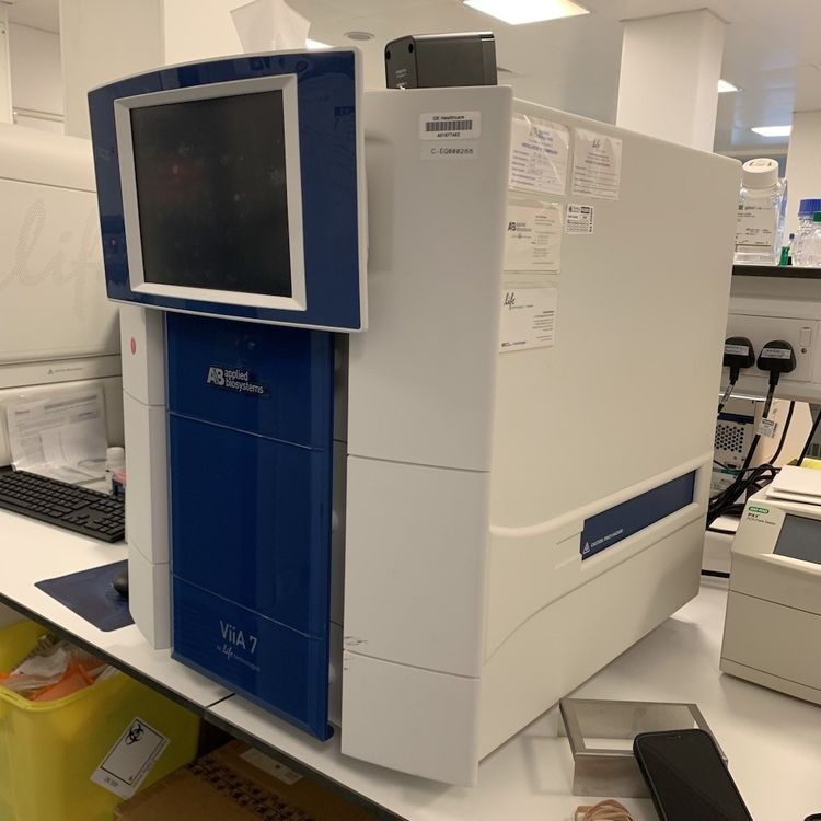 Applied Biosystems ViiA 7 Real Time PCR System 4453552 with 384/96/Array Card