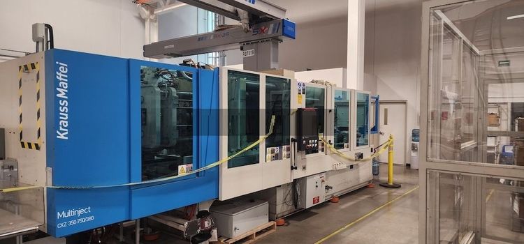 Krauss Maffei KM 350-750-380 - 3-Shot 350 T