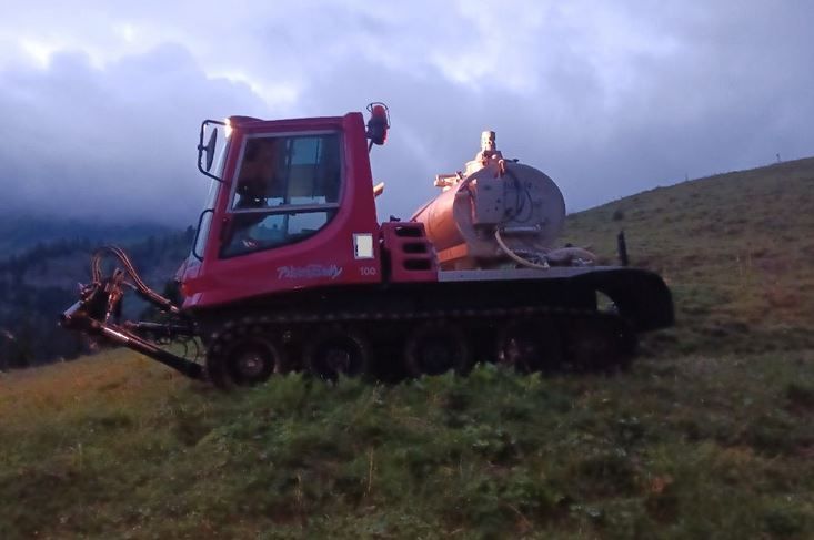 Pistenbully pb 100