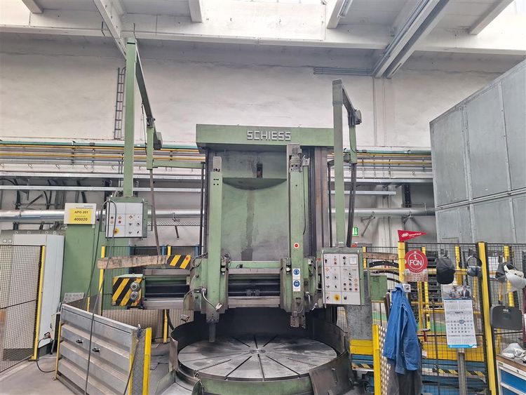 Schiess 25 DKE 250 swing diameter 	2500 mm