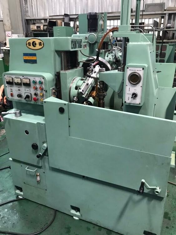 CHUN YANG(M.I.T) C-450 300 GEAR HOBBING MACHINE