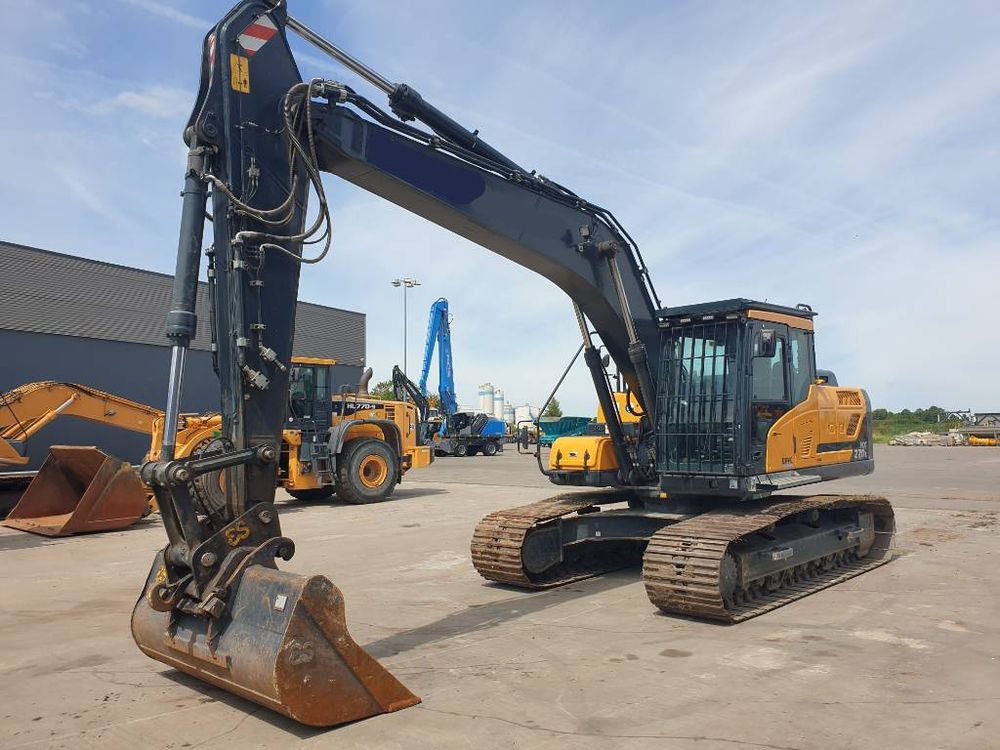 Hyundai HX 220 L Tracked Excavator