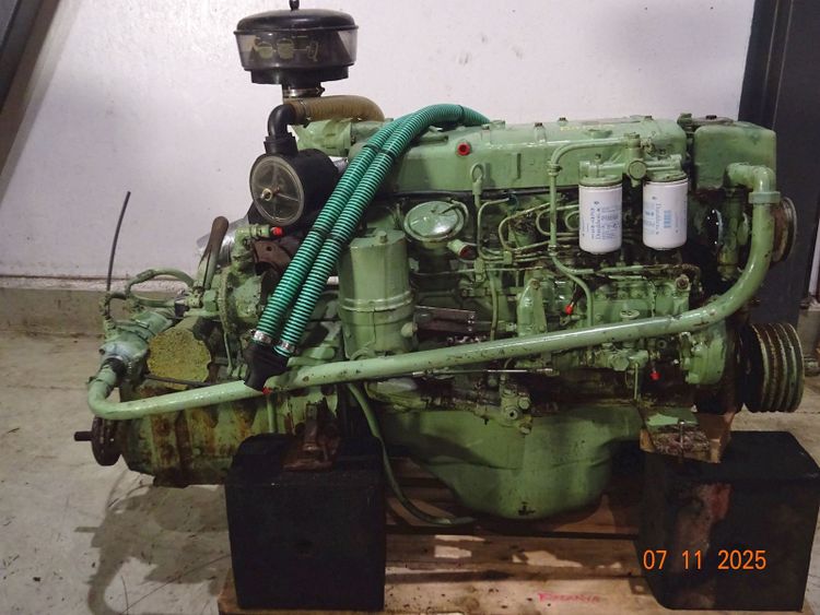Mercedes Benz Mercedes-Benz / Wizeman WM Marine OM352 / WM 130W Engine 84 kW