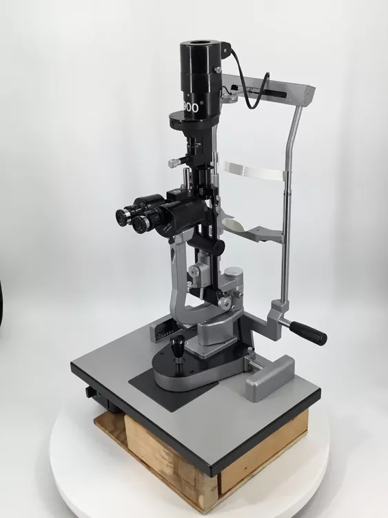 Haag Streit BM 900 Slit Lamp