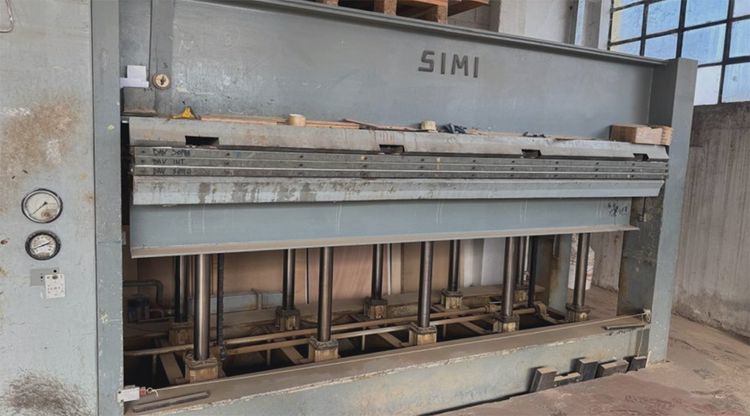 Simi PRESS WITH SOLID PLANS