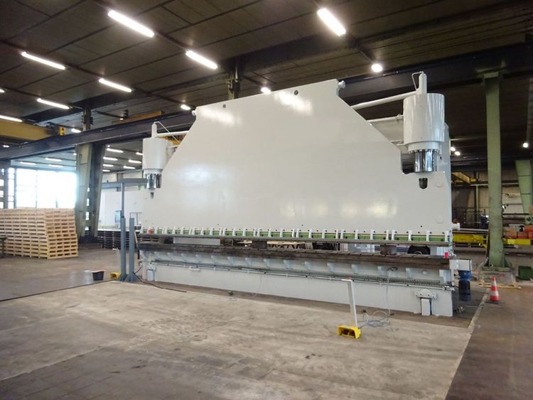LVD PPE 200 ton x 8100 mm CNC 200 Ton