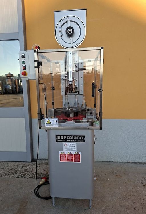 Bertolaso AUTOMATIC MONOHEAD CAPPING MACHINE