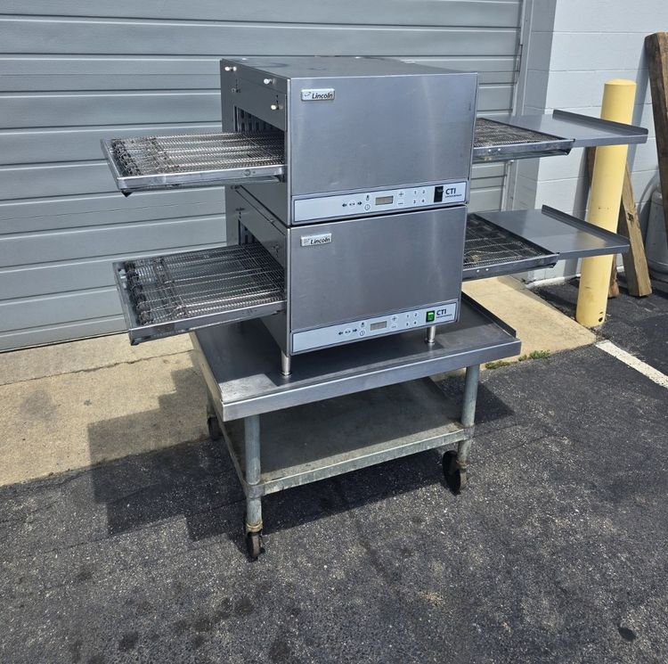 Lincoln 2501004U0001620 Double Stack Electric Ventless Conveyor Pizza Oven