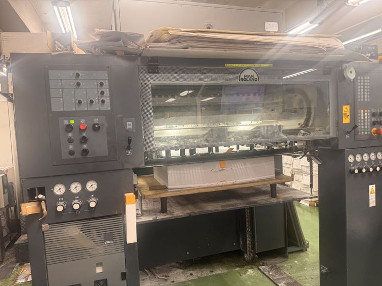 Roland R704 3B 740 x 1,040