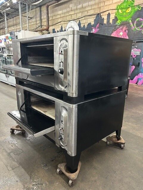 Blodgett Natural Gas 4 Pie Double Stacked Pizza Oven (
