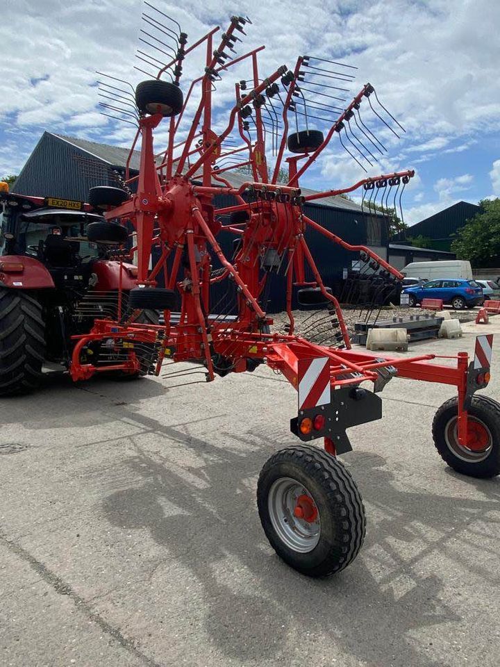 Kuhn GA 7501 Twin Rotor Grass Rake