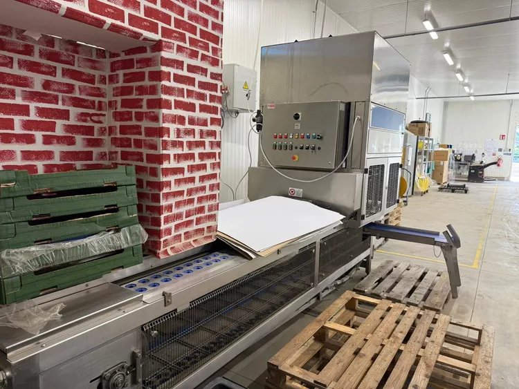 PND  DE-CALYX  decapper decalyxing machine