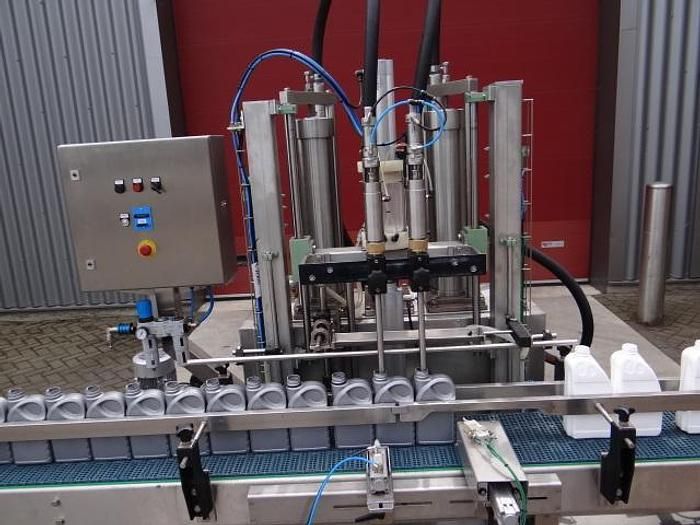 Adriaans KDAH-4, Piston filling machine