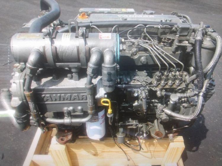 Yanmar 4LHA DTP Marine Propulsion Engines w 200HP - Rebuilt